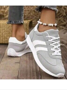 RETRO CASUAL SNEAKERS IN GRAY AND White COLOR 🤍🩶